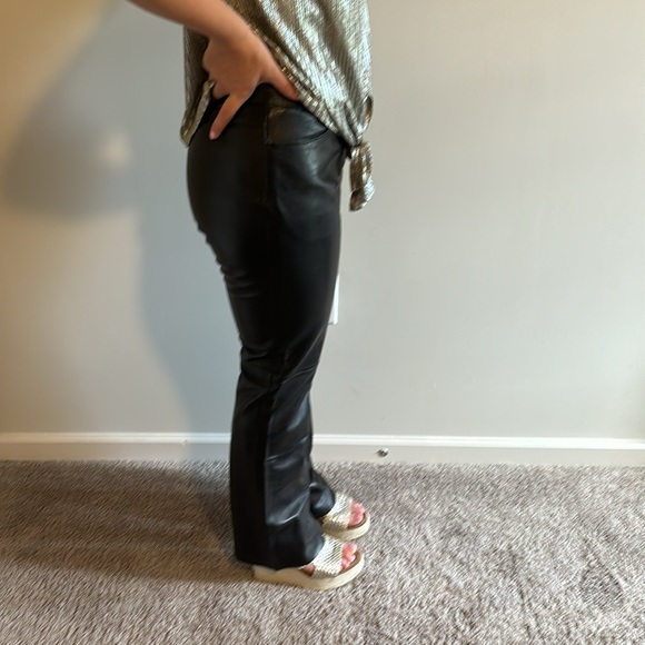 Banana Republic blk leather pants. Front zipper. Bttm left leg torn. 15" across - Picture 2 of 14